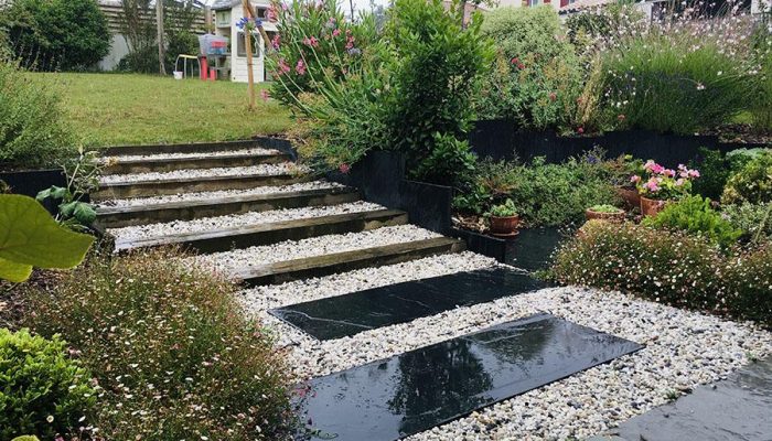 Réalisation d'un entretien de jardin à Montaigu par Poisson Paysagiste